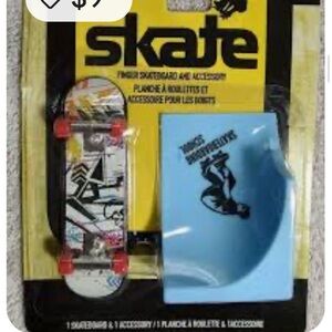 Skatie Finger Skatieboard with Ramp Set